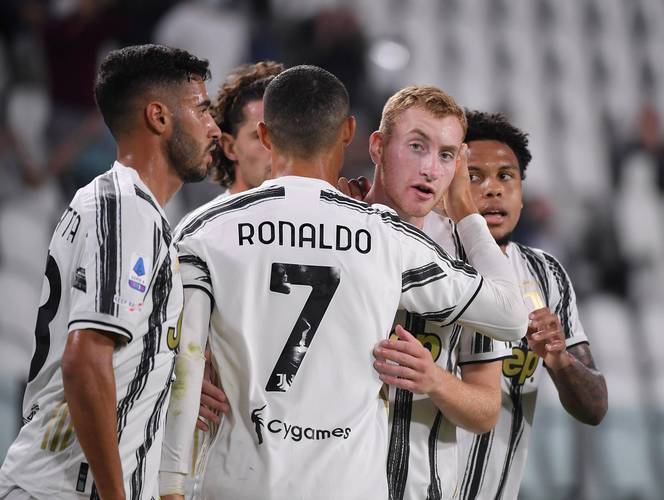 欧冠焦点战：阿贾克斯 VS 国际米兰，荷甲青春风暴对决意甲铁血豪门